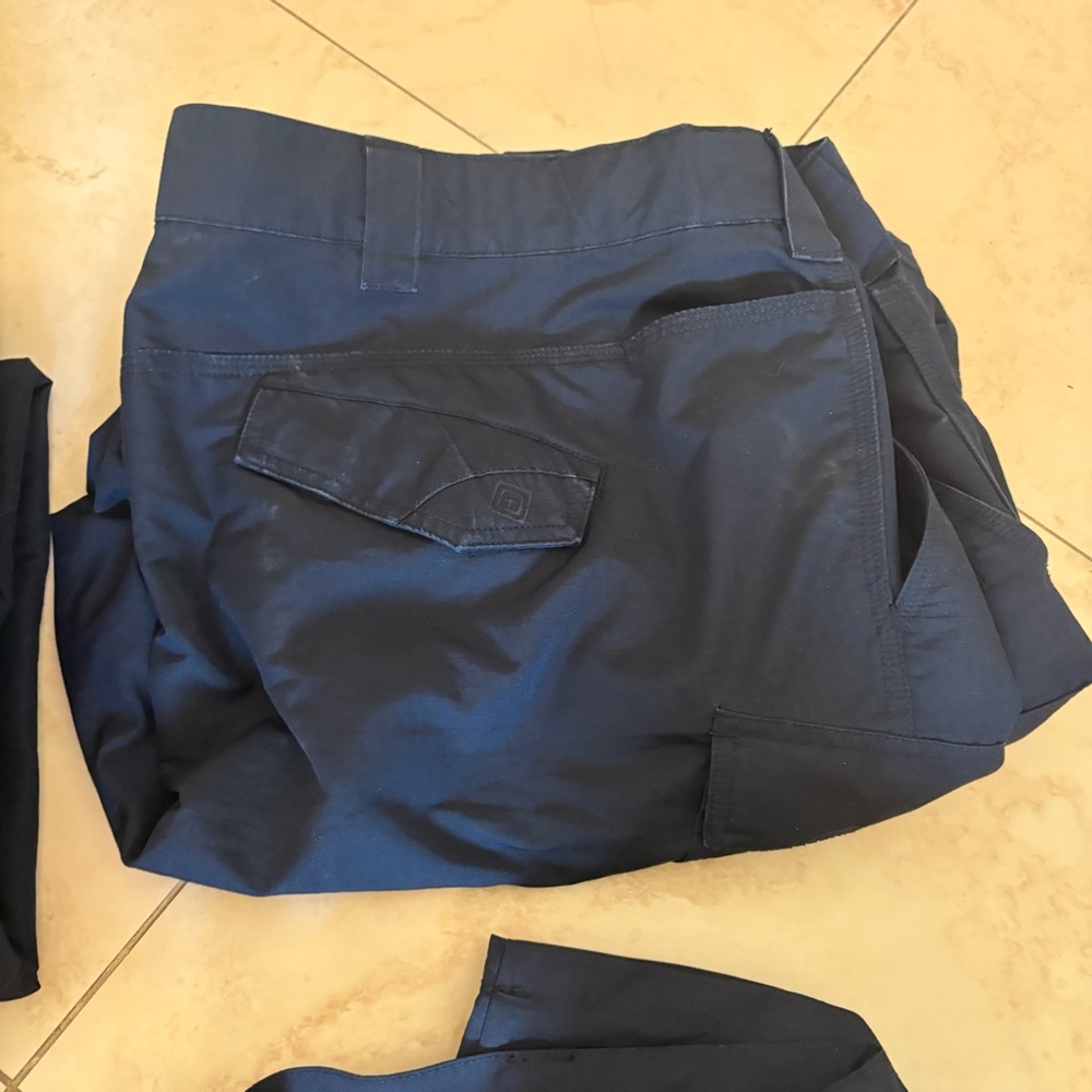5.11 Tactical Size 50 LOT OF 6 mens Pants - Picture 12 of 15